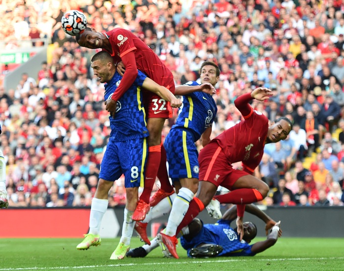 Thẻ đỏ mất quân, Chelsea kiên cường cầm hòa Liverpool ở Anfield - Ảnh 1.