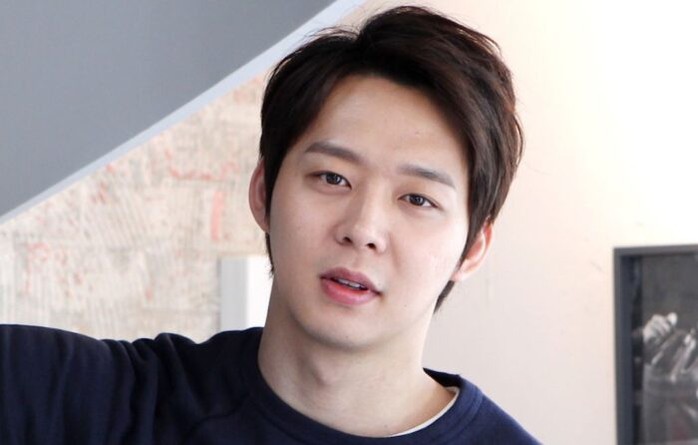 “Hoàng tử gác mái” Park Yoo Chun bị tố có đến 50 bạn gái - Ảnh 1.