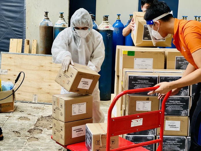 Quỹ Từ thiện Kim Oanh hỗ trợ thuốc điều trị Covid-19 cho các bệnh viện tuyến đầu - Ảnh 3. Quỹ Từ thiện Kim Oanh hỗ trợ thuốc điều trị Covid-19 cho các bệnh viện tuyến đầu - Ảnh 3.