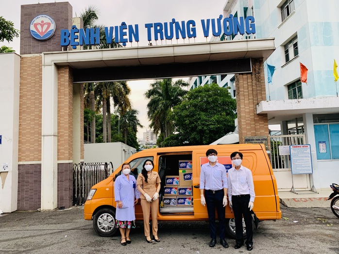 Quỹ Từ thiện Kim Oanh hỗ trợ thuốc điều trị Covid-19 cho các bệnh viện tuyến đầu - Ảnh 5. Quỹ Từ thiện Kim Oanh hỗ trợ thuốc điều trị Covid-19 cho các bệnh viện tuyến đầu - Ảnh 5.