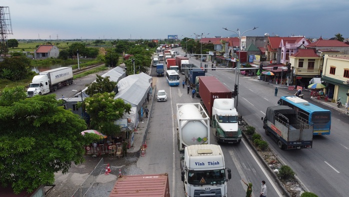 Hải Phòng tạm dừng tiếp nhận công dân từ địa phương đang giãn cách theo Chỉ thị 16 - Ảnh 1.