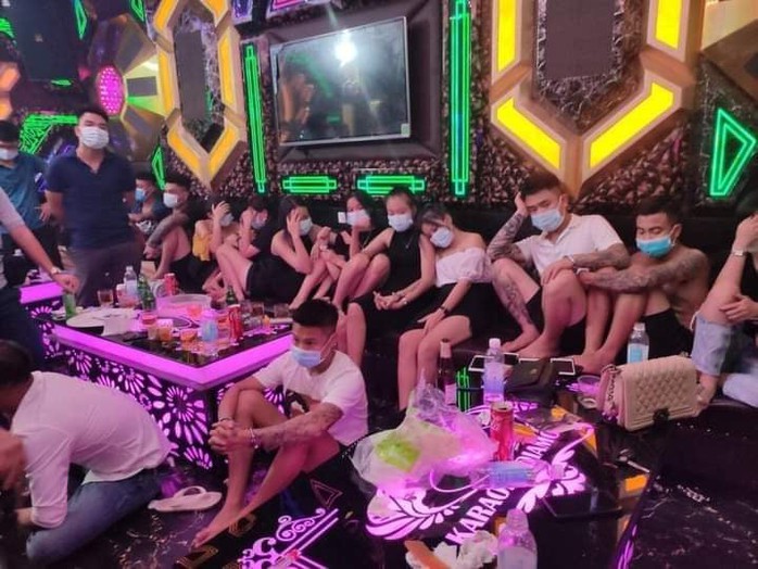 29 thanh, thiếu niên mở đại tiệc ma tuý trong quán karaoke - Ảnh 1.