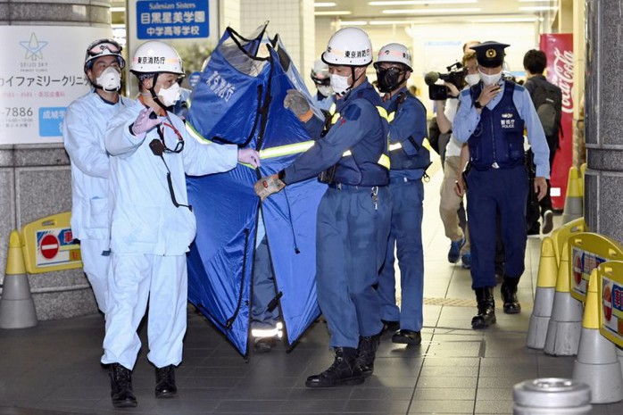 Nhật Bản: Tấn công bằng dao trên tàu điện ngầm vì lý do ngỡ ngàng - Ảnh 2.