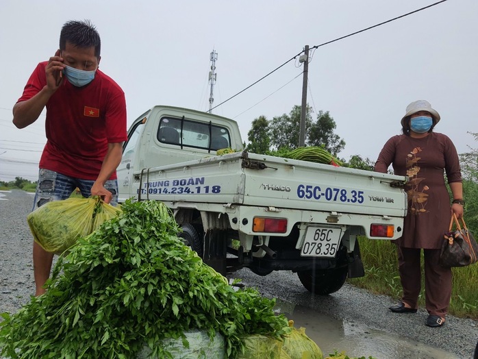 Chủ tịch tỉnh Bạc Liêu cấm ra “luật riêng” gây cản trở, ách tắc lưu thông - Ảnh 3.