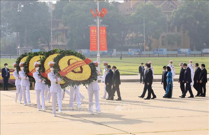 Lãnh đạo Đảng, Nhà nước viếng Chủ tịch Hồ Chí Minh - Ảnh 5.