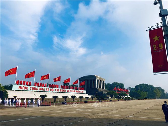 Lãnh đạo Đảng, Nhà nước viếng Chủ tịch Hồ Chí Minh - Ảnh 1.