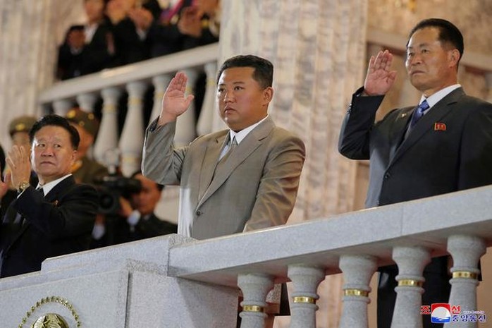 Ông Kim Jong-un lại xuất hiện với ngoại hình gây chú ý - Ảnh 1.