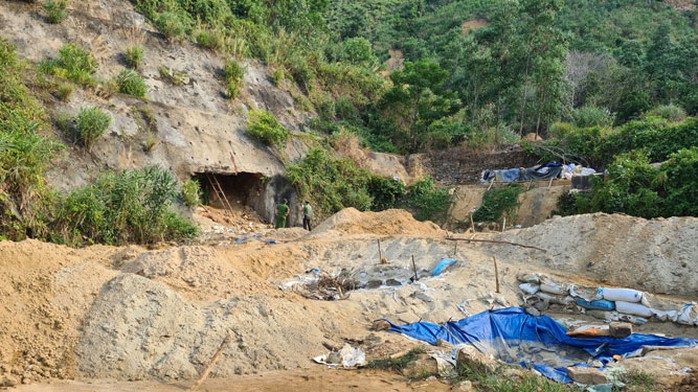5 năm chưa thể đóng cửa mỏ vàng Bồng Miêu - Ảnh 2.