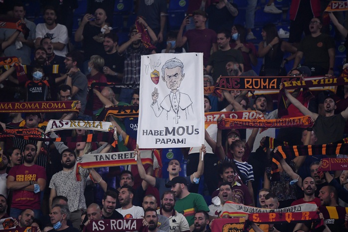 AS Roma thắng đậm CSKA Sofia, mừng trận cầu 1.001 của HLV Jose Mourinho - Ảnh 2.