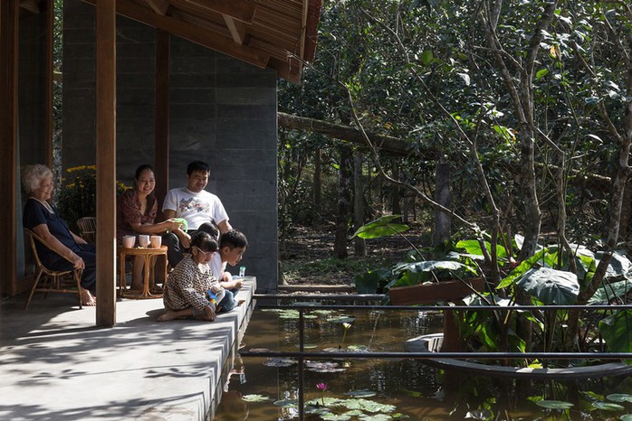 Lạc bước vào ngôi nhà gỗ đẹp như mơ giữa làng bưởi ở TP Huế - Ảnh 3. Lạc bước vào ngôi nhà gỗ đẹp như mơ giữa làng bưởi ở TP Huế - Ảnh 3.