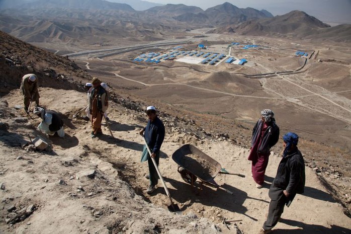 Nga và Trung Quốc quan tâm khối tài nguyên 1.000 tỉ USD của Afghanistan - Ảnh 1.