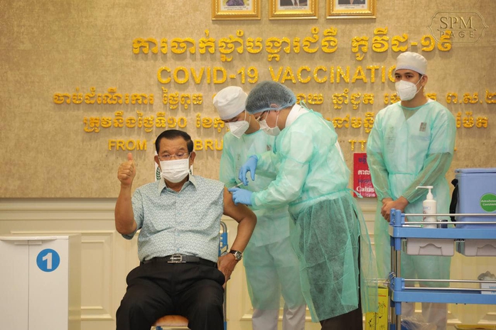 Campuchia chuẩn bị tiêm mũi vắc-xin Covid-19 thứ ba, cân nhắc mũi thứ tư - Ảnh 2.