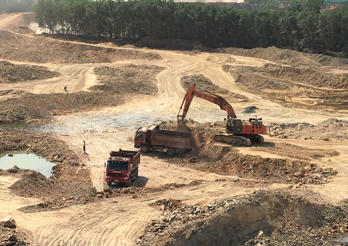 2 doanh nghiệp ở Thừa Thiên - Huế khai thác đất vượt ranh giới mỏ - Ảnh 1.