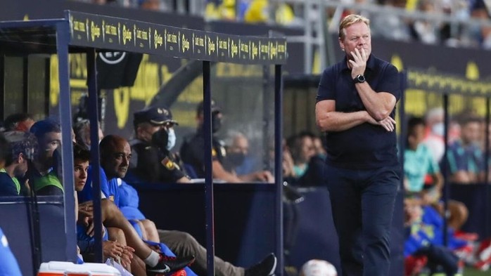 Barcelona sa thải HLV Ronald Koeman, chờ bổ nhiệm Xavi - Ảnh 1.