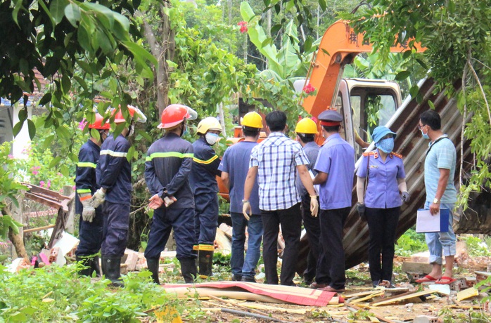 Vụ nổ kinh hoàng 2 vợ chồng tử vong: Phát hiện nhiều kíp nổ - Ảnh 5.