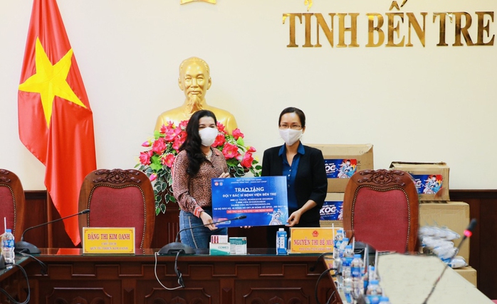 Tặng thuốc đặc trị Covid-19 cho người dân các tỉnh phía Nam - Ảnh 2. Tặng thuốc đặc trị Covid-19 cho người dân các tỉnh phía Nam - Ảnh 2.