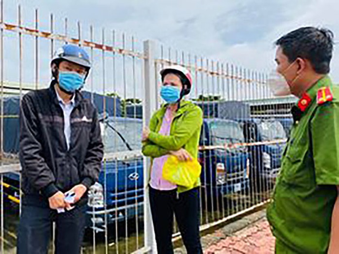 Nghe tin TP HCM nới lỏng, người dân kéo về quê nhưng phải quay trở lại - Ảnh 1.