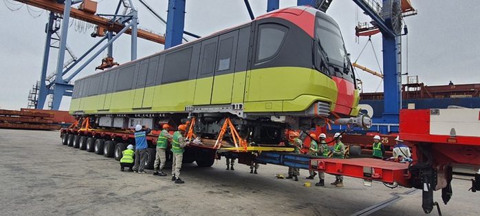 Di chuyển trong vùng đỏ, trường hợp nào phải xin giấy đi đường của Sở GTVT Hà Nội? - Ảnh 1.