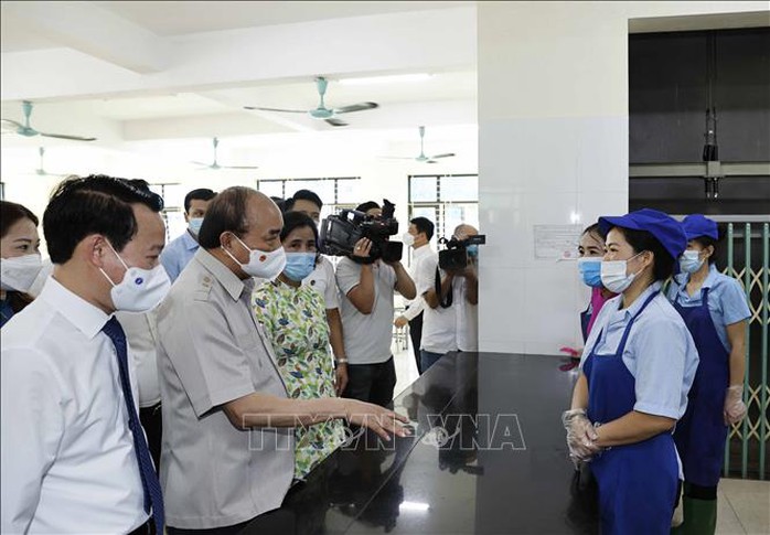 Chủ tịch nước đánh trống khai giảng tại Trường Phổ thông Dân tộc nội trú THPT tỉnh Yên Bái - Ảnh 11.