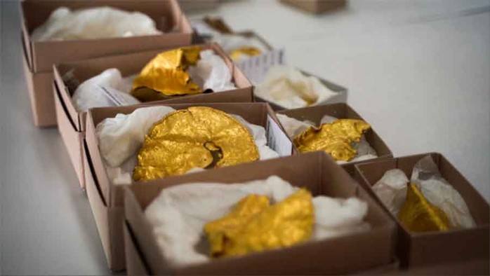 Dò kim loại, phát hiện kho báu vàng lớn nhất đất nước - Ảnh 1.