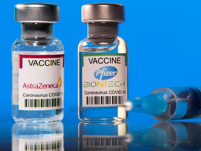 Bộ Y tế cho phép tiêm trộn 2 loại vắc-xin phòng Covid-19 Moderna và Pfizer - Ảnh 1.