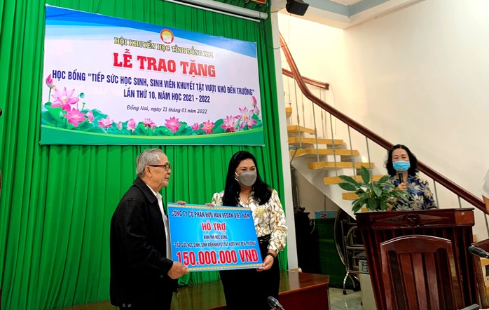 Vedan Việt Nam tiếp sức học sinh, sinh viên khuyết tật vượt khó đến trường - Ảnh 1. Vedan Việt Nam tiếp sức học sinh, sinh viên khuyết tật vượt khó đến trường - Ảnh 1.