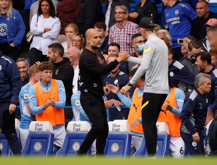 Man City tan tác vì Covid-19, Pep Guardiola tuyên bố vẫn đua vô địch - Ảnh 6.