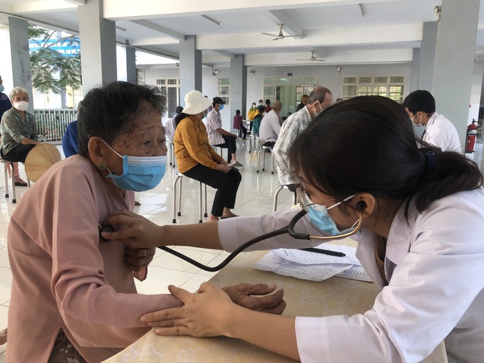 VWS chăm lo Tết cho người nghèo ở Bình Chánh - Ảnh 3. VWS chăm lo Tết cho người nghèo ở Bình Chánh - Ảnh 3.