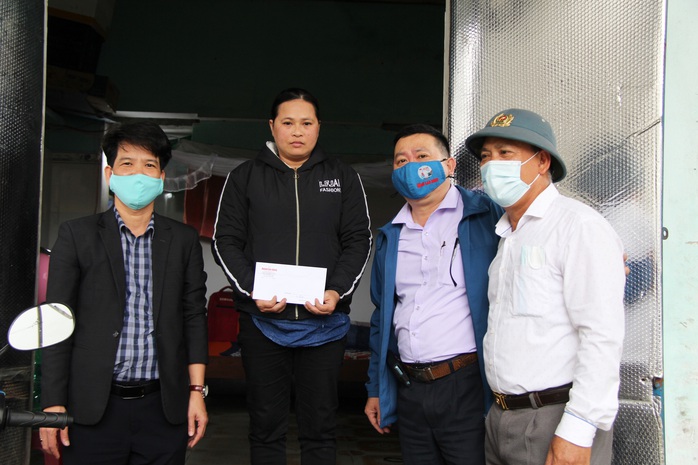 Báo Người Lao Động hỗ trợ con công nhân có hoàn cảnh khó khăn tại Quảng Nam, Đà Nẵng - Ảnh 1.