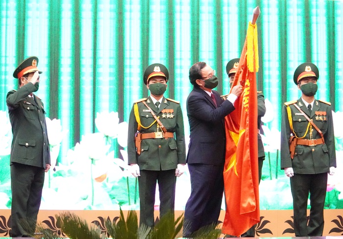 Bộ Tư lệnh TP HCM đón nhận Huân chương Chiến công hạng Nhất - Ảnh 1.