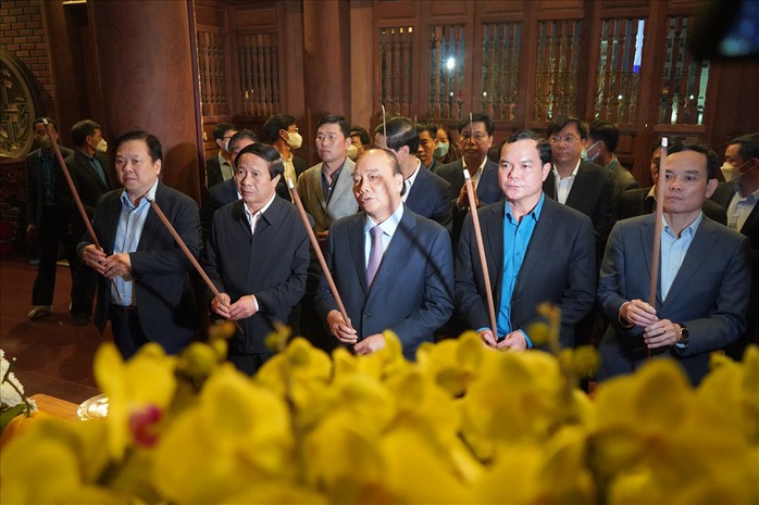 Chủ tịch nước Nguyễn Xuân Phúc: mọi người dân đều có Tết, không ai bị bỏ lại phía sau - Ảnh 3.