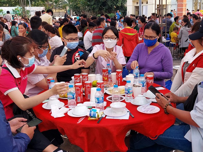 Xuân về với công nhân, lao động quận Tân Phú, TP HCM - Ảnh 3.