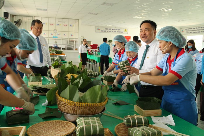 Công đoàn Thành phố Hồ Chí Minh: Dành hơn 700 tỉ đồng chăm lo Tết cho đoàn viên- lao động - Ảnh 6.