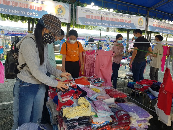 Công đoàn Thành phố Hồ Chí Minh: Dành hơn 700 tỉ đồng chăm lo Tết cho đoàn viên- lao động - Ảnh 5.