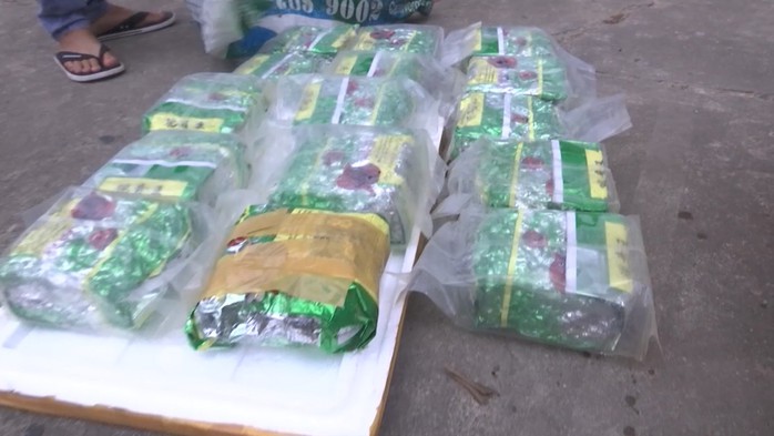 Phát hiện 21 gói nghi ma túy trôi dạt vào bờ biển Côn Đảo - Ảnh 1.
