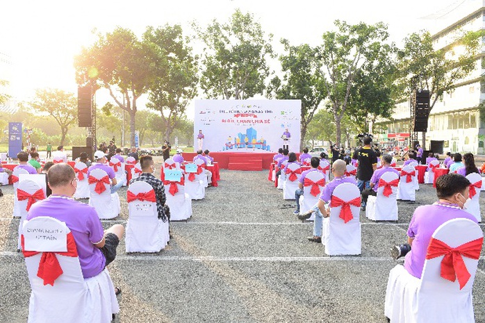 Chương trình Đi bộ Từ thiện Lawrence S. Ting lần 17 - 2022: Thêm 3,4 tỉ đồng ủng hộ người nghèo - Ảnh 1. Chương trình Đi bộ Từ thiện Lawrence S. Ting lần 17 - 2022: Thêm 3,4 tỉ đồng ủng hộ người nghèo - Ảnh 1.