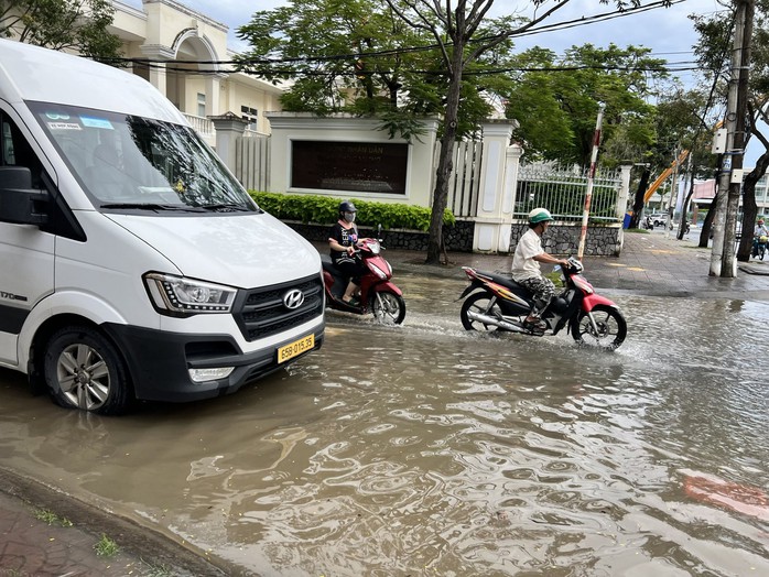 Triều cường dâng cao, Cần Thơ cho học sinh học tại nhà 3 ngày - Ảnh 14.