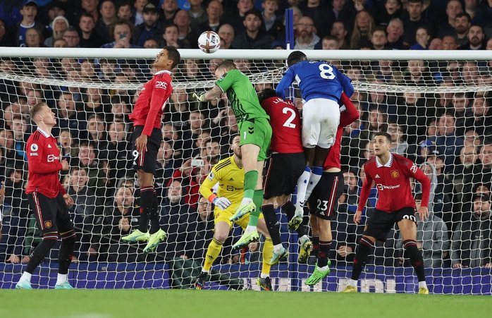 Ronaldo ghi bàn thứ 700, Man United ngược dòng hạ gục Everton - Ảnh 7. Ronaldo ghi bàn thứ 700, kèo nhà cái tỷ lệ cá cược ngược dòng hạ gục Everton - Ảnh 7.