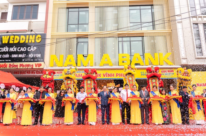 Nam A Bank tiếp tục “phủ sóng” mạng lưới miền Bắc và miền Trung - Ảnh 2. Nam A Bank tiếp tục “phủ sóng” mạng lưới miền Bắc và miền Trung - Ảnh 2.