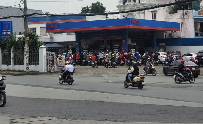 PVOIL nỗ lực đảm bảo nguồn cung xăng dầu - Ảnh 4. PVOIL nỗ lực đảm bảo nguồn cung xăng dầu - Ảnh 4.