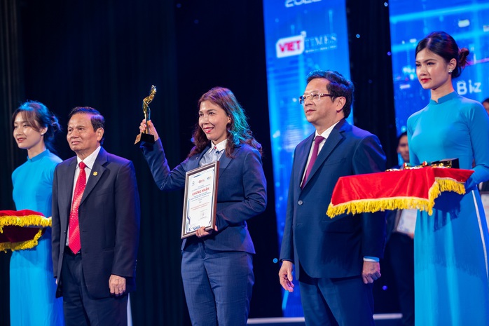 MB thắng lớn tại giải thưởng Chuyển đổi số Việt Nam 2022 - Ảnh 2. MB thắng lớn tại giải thưởng Chuyển đổi số Việt Nam 2022 - Ảnh 2.