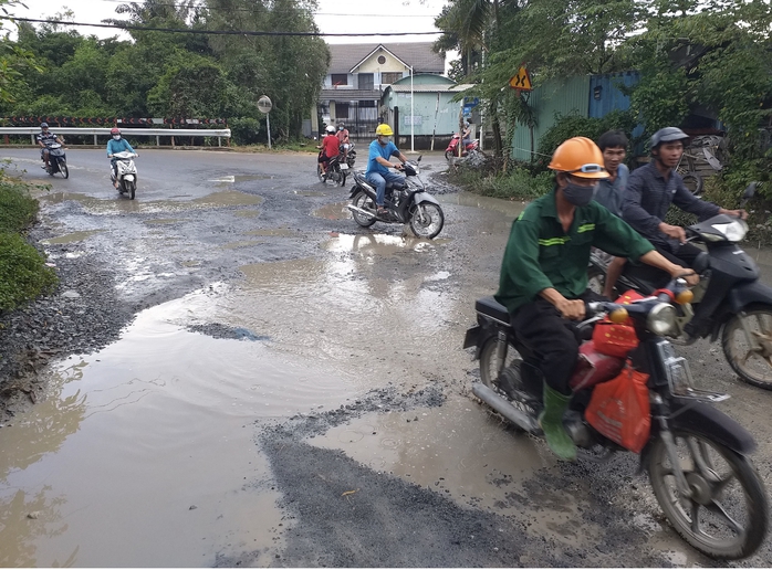 Đường Lò Lu hư hỏng trầm trọng - Ảnh 1.