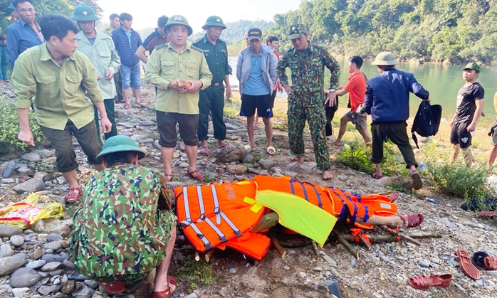 Chồng bảo vệ rừng bị nước cuốn trôi, người vợ ung thư tuyệt vọng trong nỗi cùng cực - Ảnh 1.