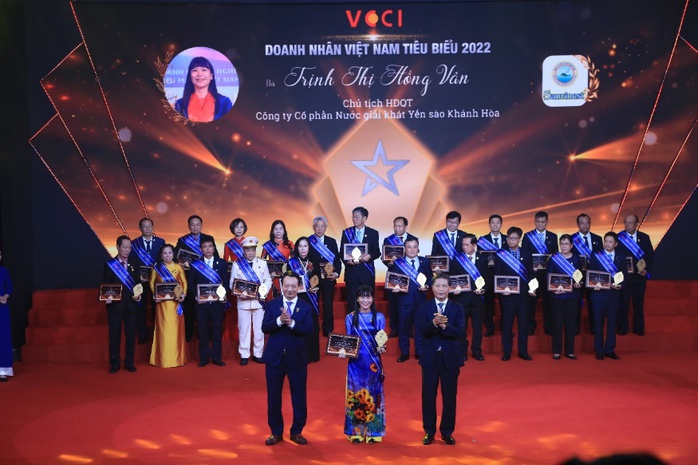 Chủ tịch HĐQT NGK Yến sào Khánh Hòa được vinh danh “Doanh nhân Việt Nam tiêu biểu” - Ảnh 1. Chủ tịch HĐQT NGK Yến sào Khánh Hòa được vinh danh “Doanh nhân Việt Nam tiêu biểu” - Ảnh 1.