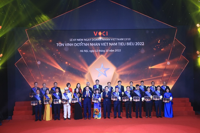 Chủ tịch HĐQT NGK Yến sào Khánh Hòa được vinh danh “Doanh nhân Việt Nam tiêu biểu” - Ảnh 2. Chủ tịch HĐQT NGK Yến sào Khánh Hòa được vinh danh “Doanh nhân Việt Nam tiêu biểu” - Ảnh 2.