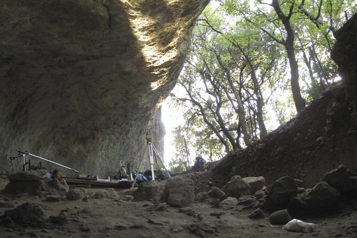 17 hang động tiết lộ một loài người khác chưa thực sự tuyệt chủng - Ảnh 1.