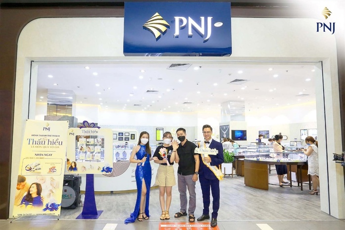 PNJ gửi thông điệp đầy cảm xúc dành cho phái đẹp dịp 20-10 - Ảnh 3. PNJ gửi thông điệp đầy cảm xúc dành cho phái đẹp dịp 20-10 - Ảnh 3.
