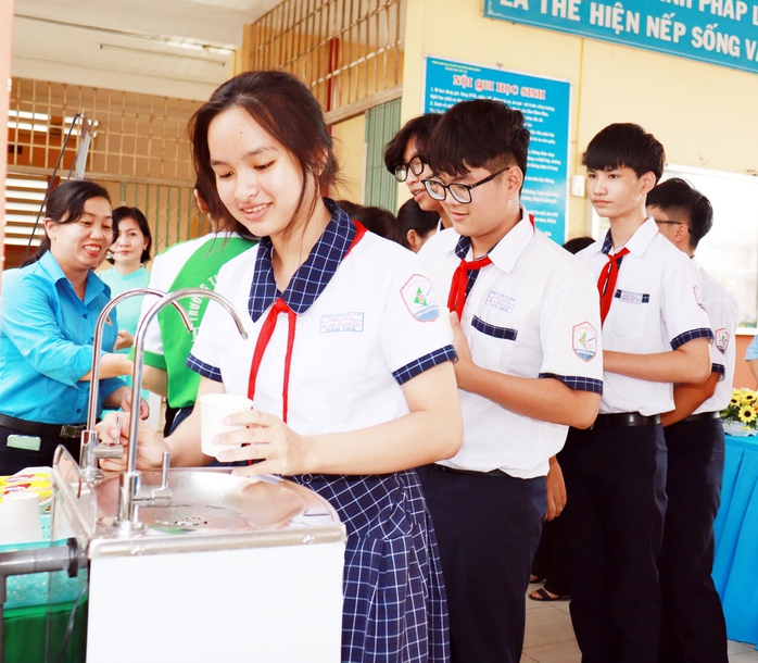 SAWACO: Đảm bảo cung cấp 100% nước sạch cho huyện Bình Chánh - Ảnh 4. SAWACO: Đảm bảo cung cấp 100% nước sạch cho huyện Bình Chánh - Ảnh 4.