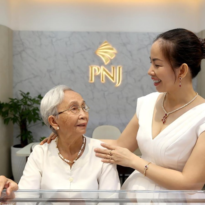 PNJ gửi thông điệp đầy cảm xúc dành cho phái đẹp dịp 20-10 - Ảnh 4. PNJ gửi thông điệp đầy cảm xúc dành cho phái đẹp dịp 20-10 - Ảnh 4.
