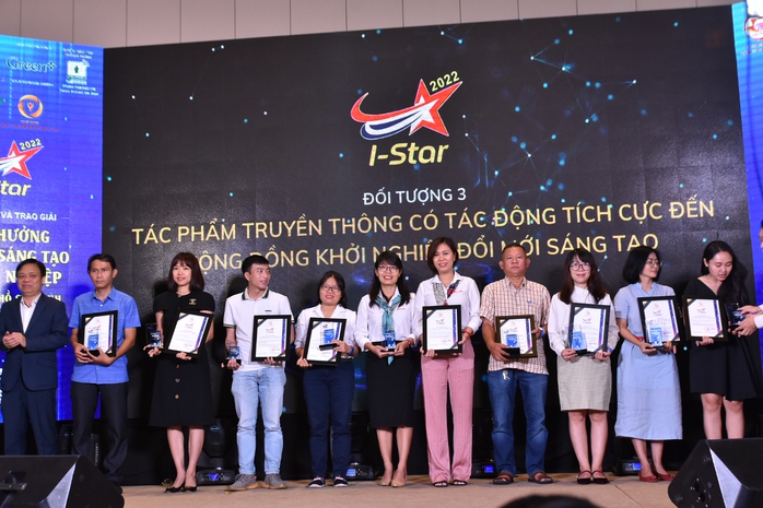 Báo Người Lao Động đoạt giải báo chí về Giải thưởng Đổi mới sáng tạo và khởi nghiệp - Ảnh 1.